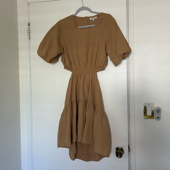 Madewell Seersucker Cut Out Midi Dress with Puff Sleeves in Tan - Picture 4 of 10